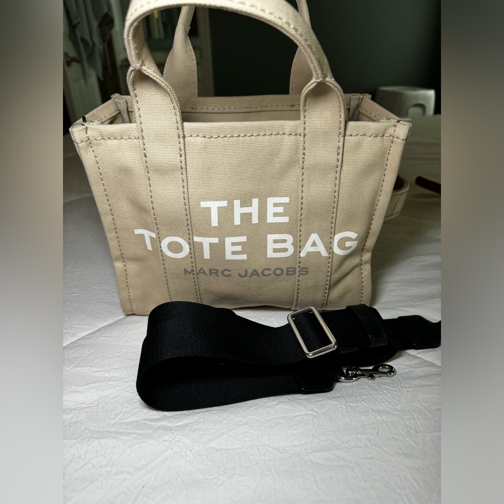 Marc Jacobs Small Beige The Tote Bag